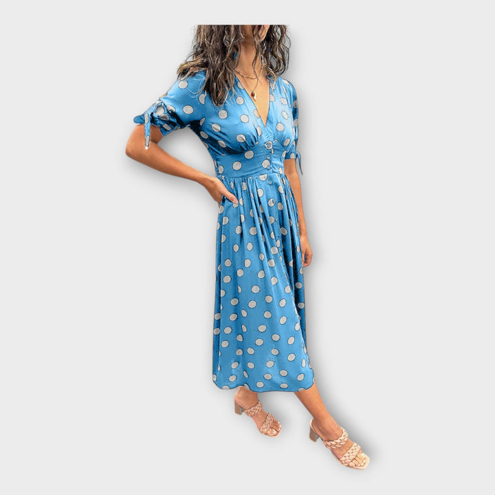 Adéla – Elegantní Šaty s Moderním Vzorem a Nadčasovou Elegancí