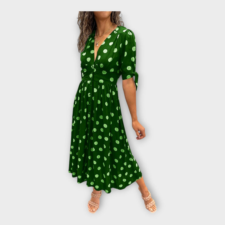 Adéla – Elegantní Šaty s Moderním Vzorem a Nadčasovou Elegancí