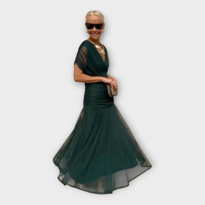 Adéla – Vzdušné Šaty s Působivým Výstřihem