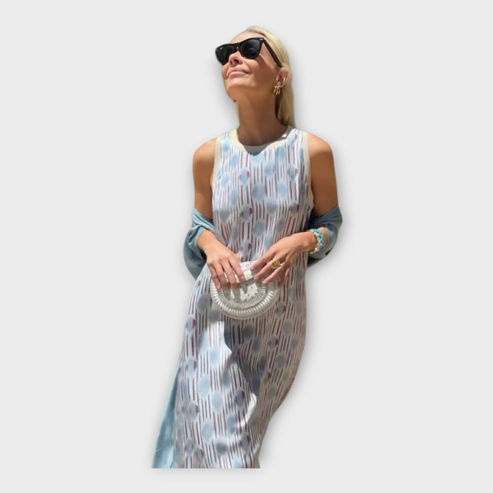 Sofia – Maxi Šaty s Liniovými Vzory a Vzdušným Střihem