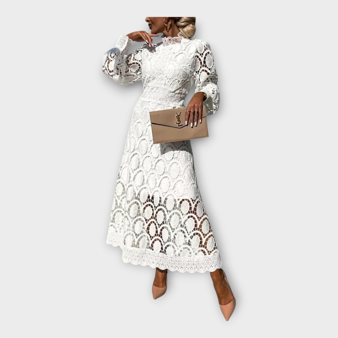 Anna – Elegantní Krajkové Šaty s Rafinovaným Designem