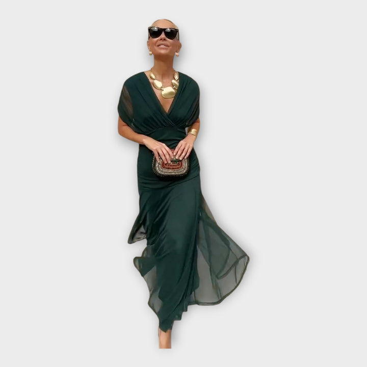 Adéla – Vzdušné Šaty s Působivým Výstřihem