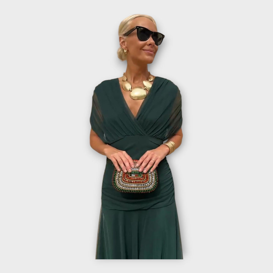 Adéla – Vzdušné Šaty s Působivým Výstřihem