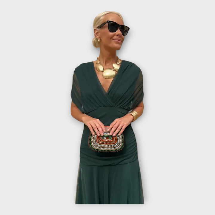 Adéla – Vzdušné Šaty s Působivým Výstřihem