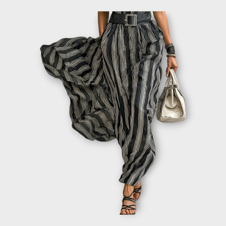 Adéla – Dlouhé Šaty s Minimalistickou a Rafinovanou Estetikou