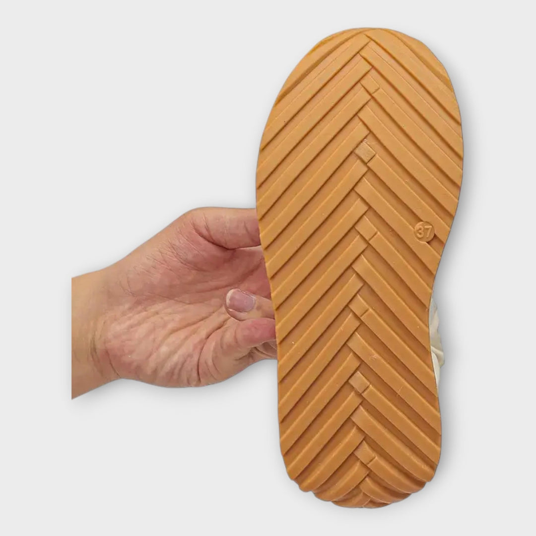 Adéla – Elegantní Sportovní Boty s Nadčasovým Stylem