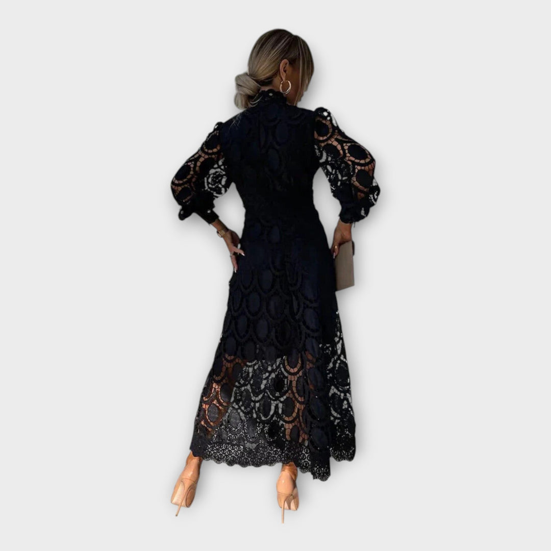 Anna – Elegantní Krajkové Šaty s Rafinovaným Designem