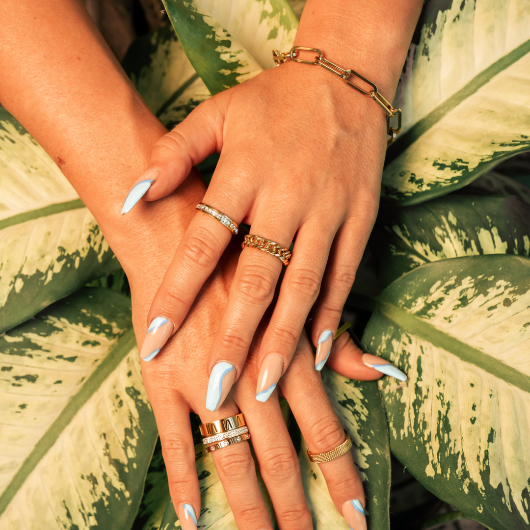 Adéla – Klip Zlatý Náramek