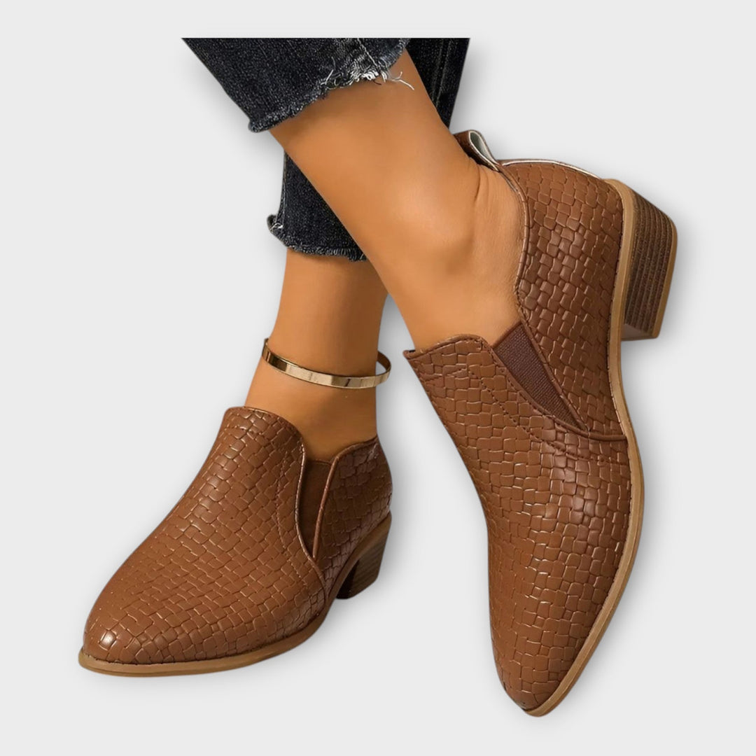 Veronika – Elegantní Slip-On Boty s Nízkým Podpatkem