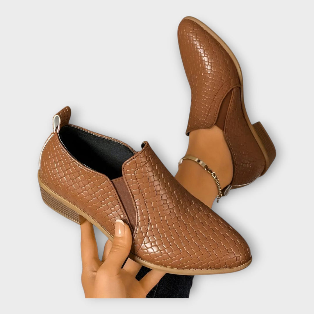 Veronika – Elegantní Slip-On Boty s Nízkým Podpatkem