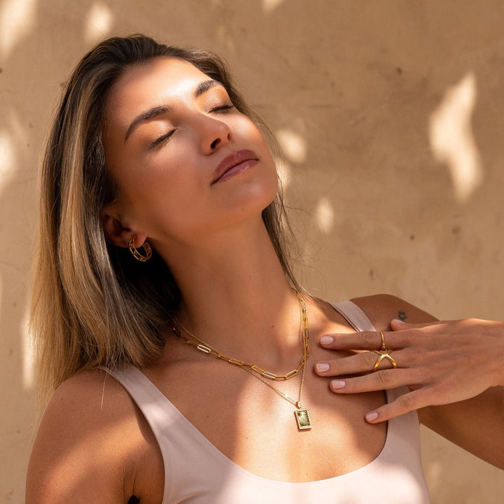 Adéla – Klip Zlatý Řetěz