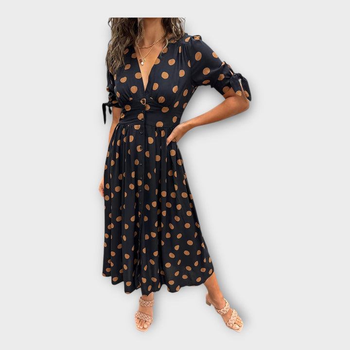 Adéla – Elegantní Šaty s Moderním Vzorem a Nadčasovou Elegancí