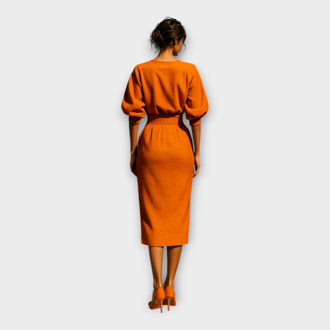 Sofie – Elegantní Šaty s Rafinovaným Designem a Minimalistickou Estetikou