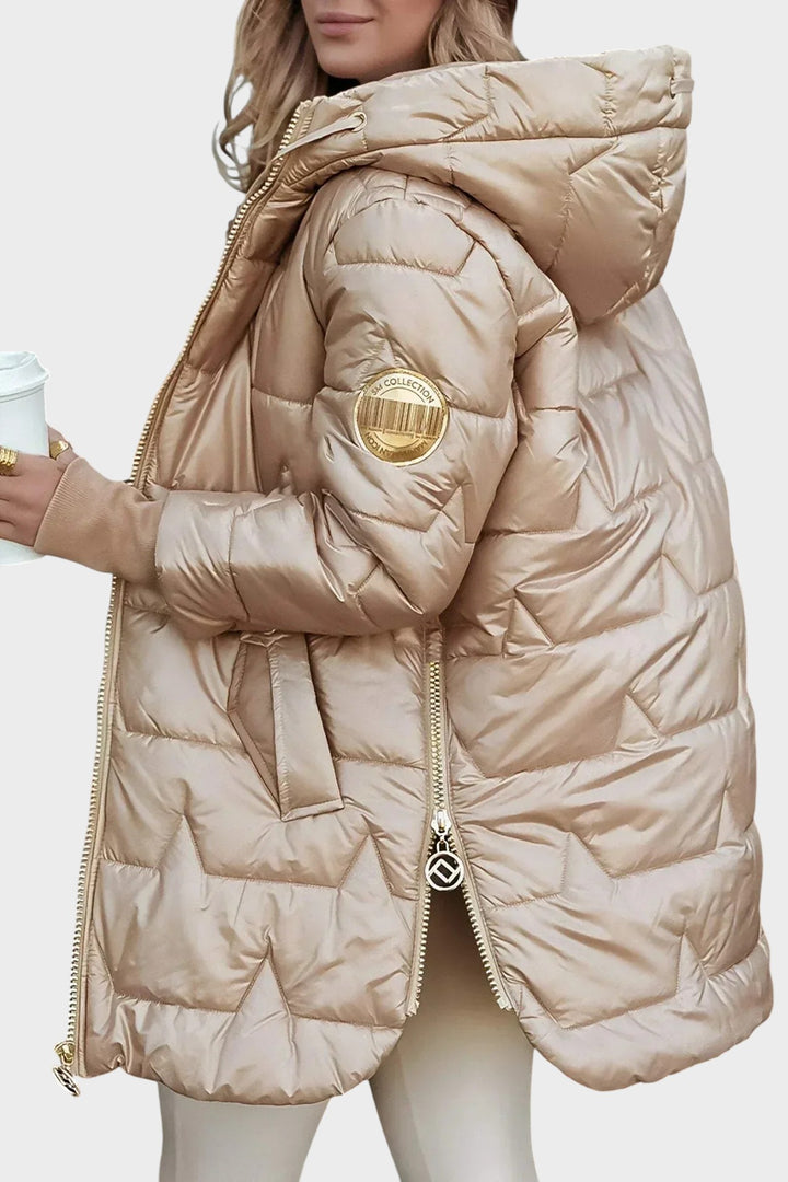 Noelia – Elegantní Zimní Kabát s Kapucí a Podšívkou